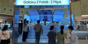 Samsung galaxy fold flip 6 pop up store seoul