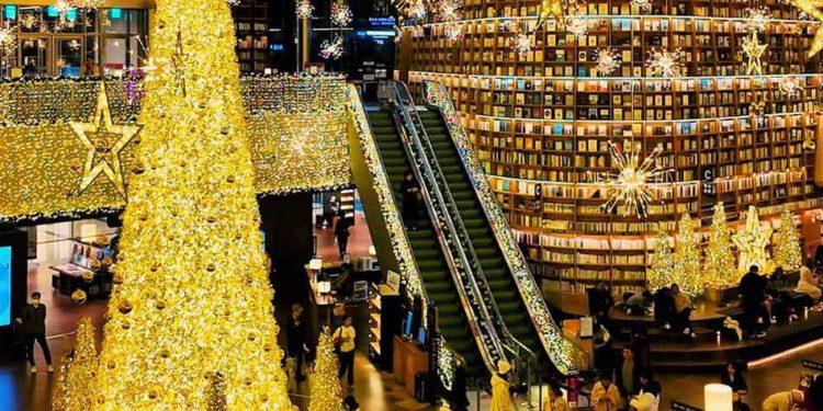 Coziest Christmas Celebration at COEX Starfield Library  
