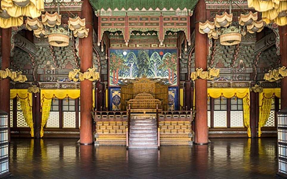 changdeokgung palace main hall free tour guide