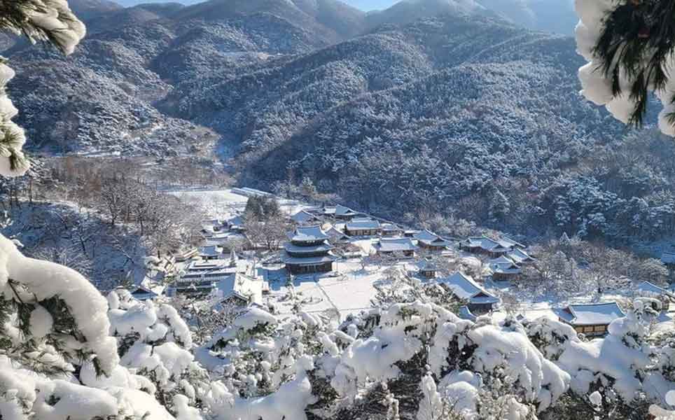 winter hiking trails in south korea