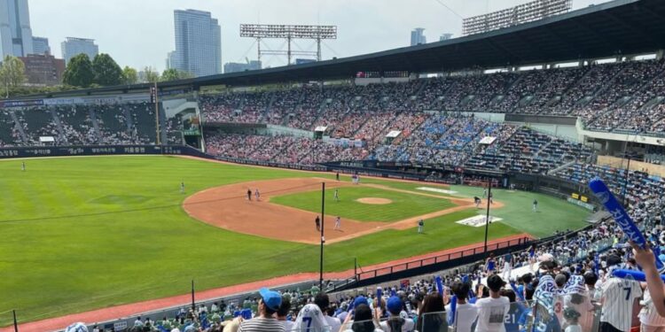 korean professional baseball game